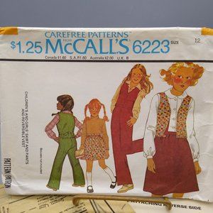 Vintage Sewing PATTERN McCalls 6223, Carefree 1978 Childrens Skirt and Pants